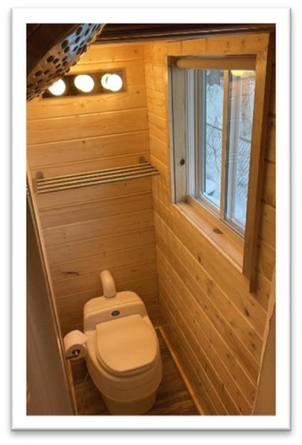 Our Cabin Bed & Breakfast Yellowknife Exteriör bild