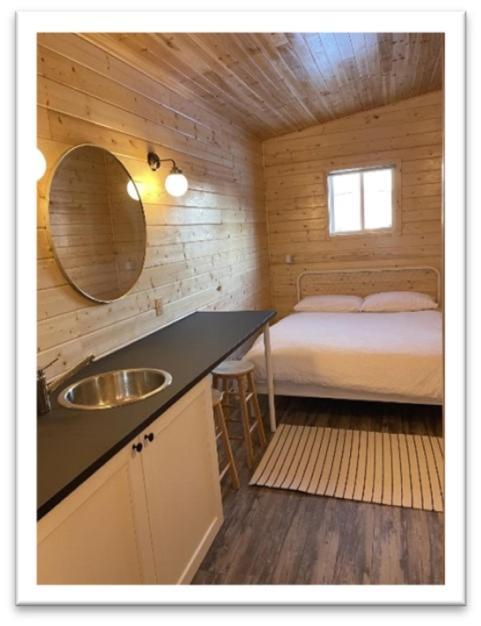 Our Cabin Bed & Breakfast Yellowknife Exteriör bild
