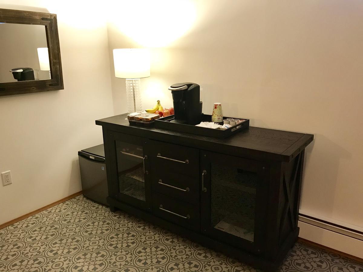 Our Cabin Bed & Breakfast Yellowknife Exteriör bild